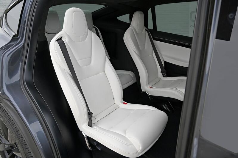 TESLA MODEL X