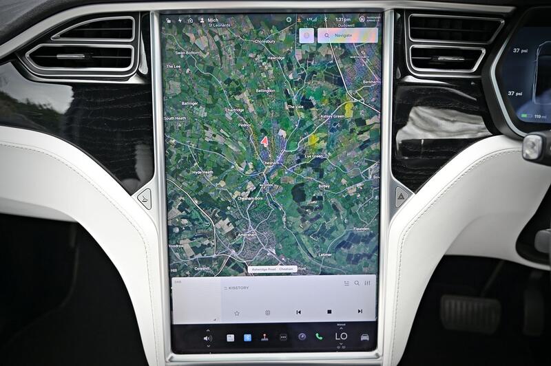 TESLA MODEL X