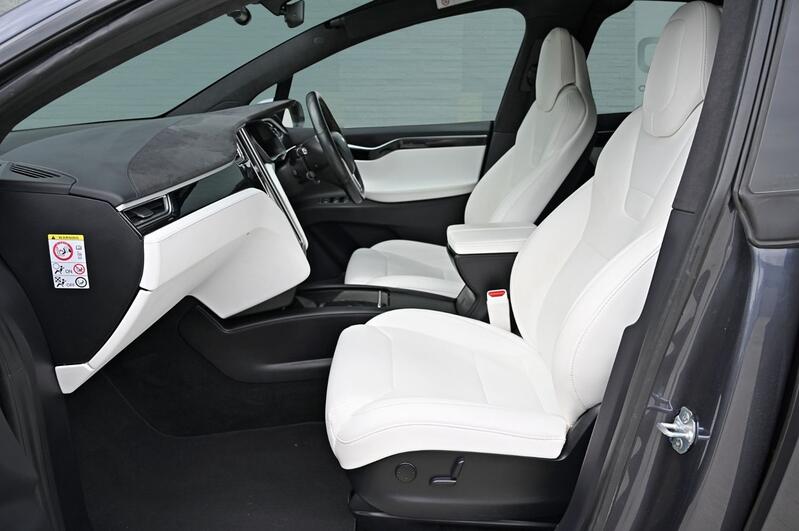 TESLA MODEL X