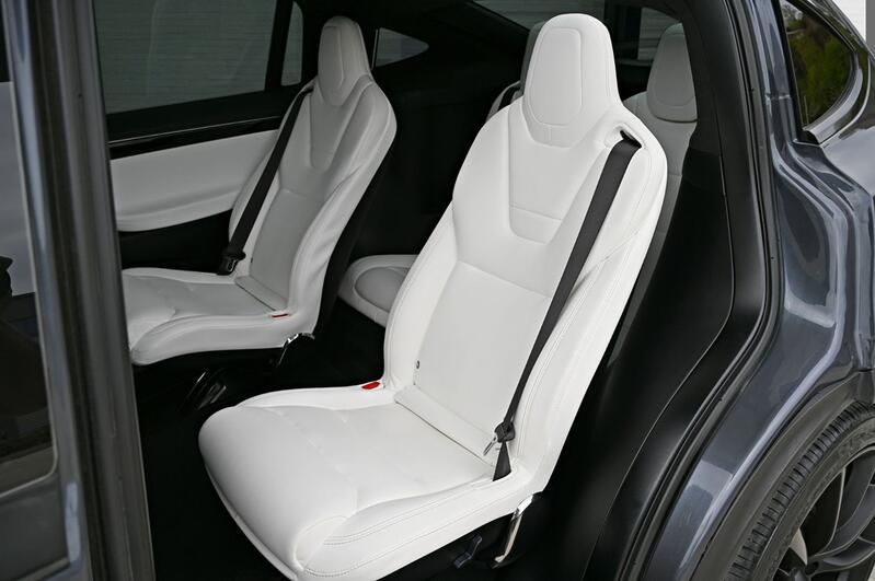 TESLA MODEL X